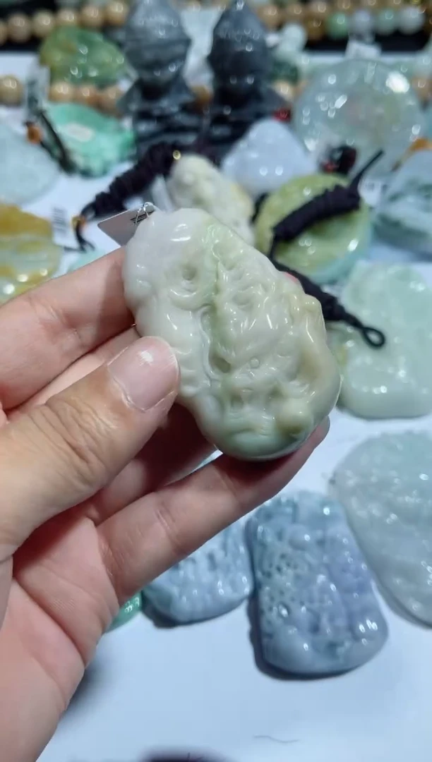 【闪购商品】翡翠颈饰未镶嵌00005912