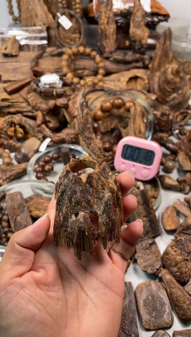 沉香沉香碎屑张*小沉香  海南