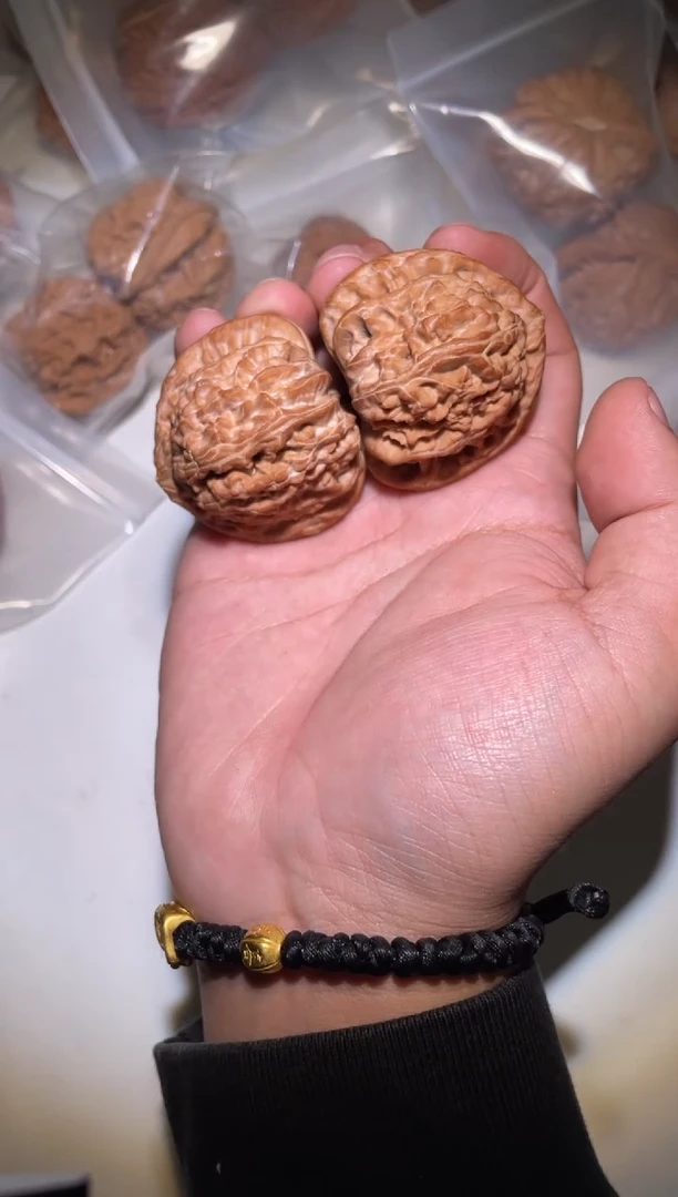 把件文玩核桃永三角白
