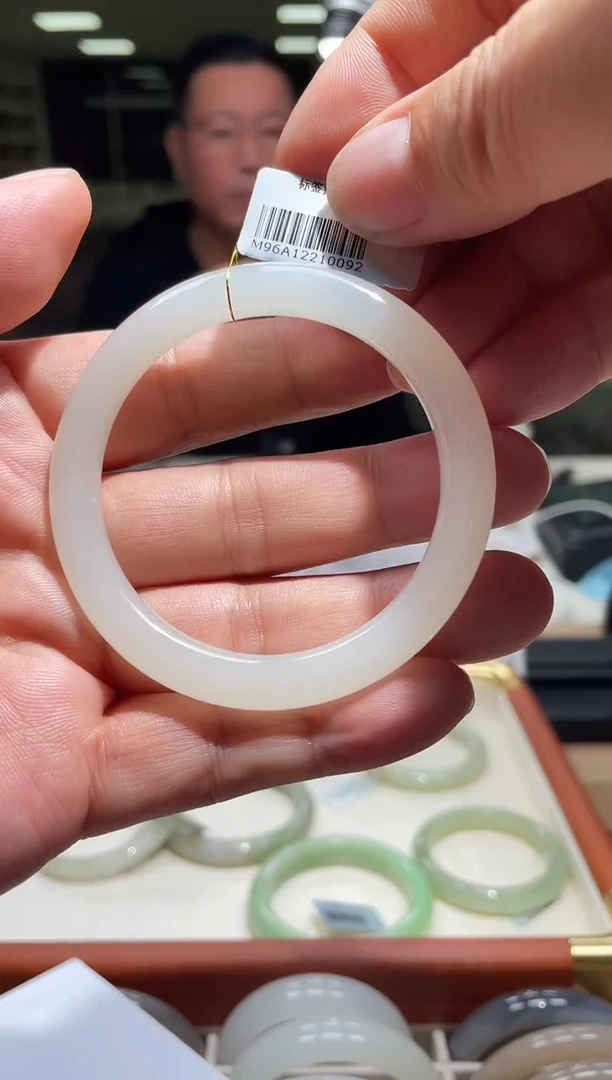 未镶嵌手镯和田玉55圈口 0092