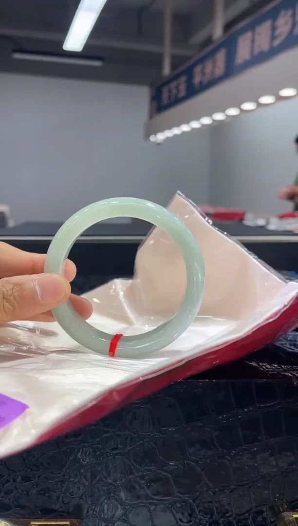 未镶嵌手镯翡翠10