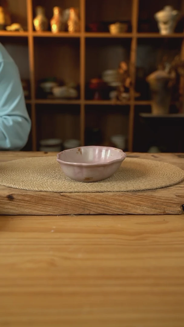 橡皮粉系列的7英寸花边如意椭圆盘1个