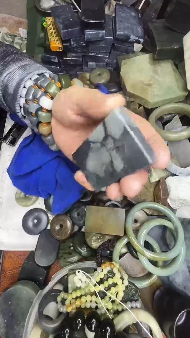 未镶嵌和田玉珠宝半成品牌子