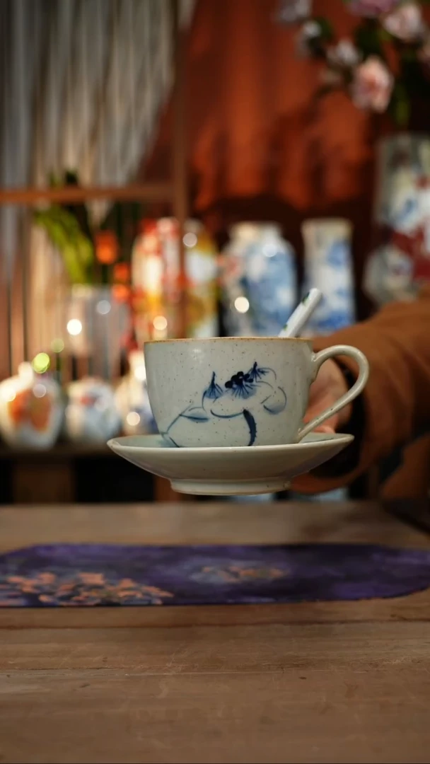 当代景德镇设计师釉下手绘陶瓷花瓶