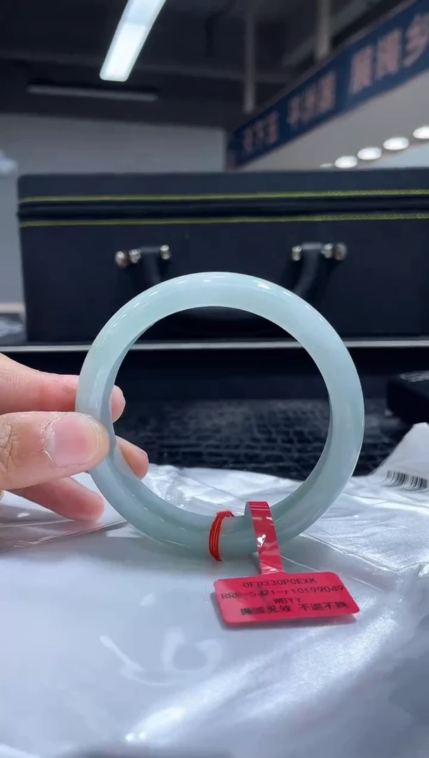 未镶嵌手镯翡翠8