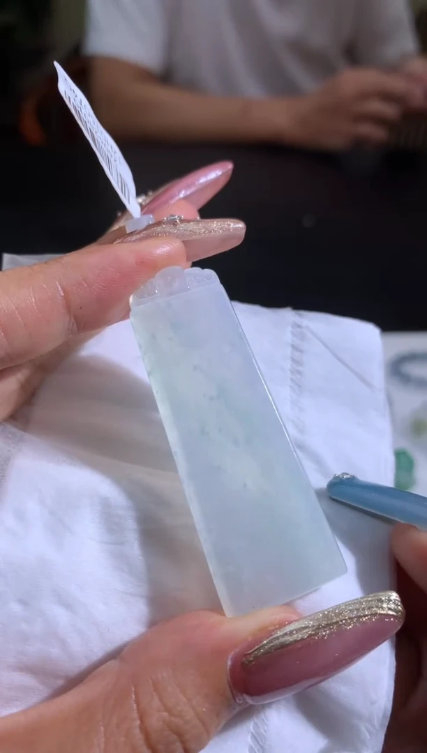 未镶嵌定制翡翠晚*?翡翠