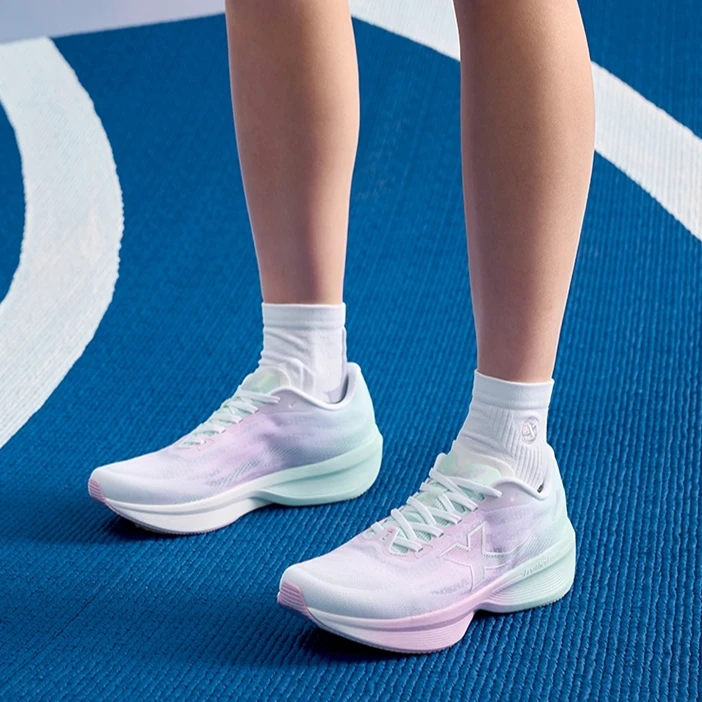 特步致轻9.0丨跑鞋女鞋减震回弹专业跑步鞋网面透气女子运动鞋