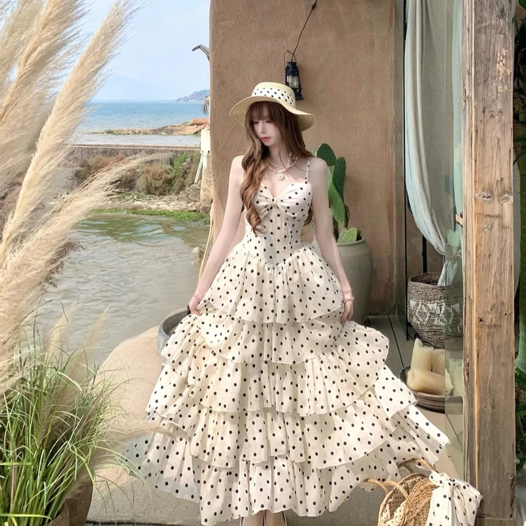 大码女装法式度假温柔波点收腰显瘦时尚吊带连衣裙