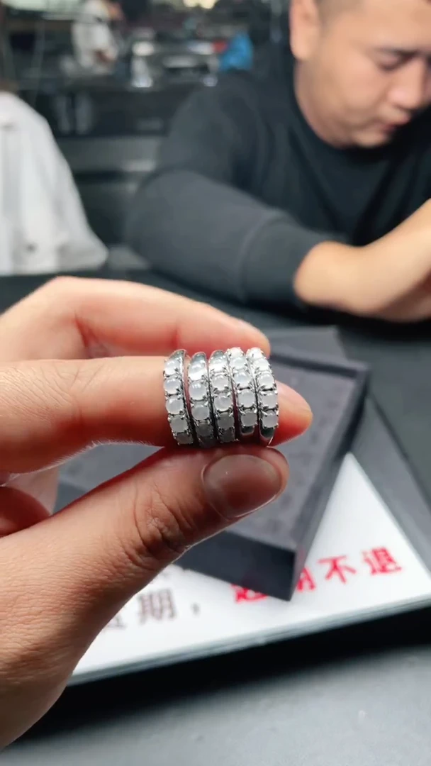 未镶嵌戒指翡翠1个