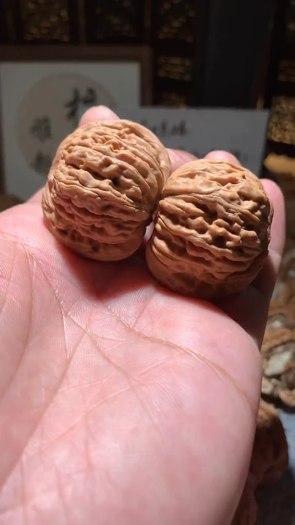 文玩核桃把件【核缘雅趣】38左右汉高楼，同尺寸随机发    矮桩