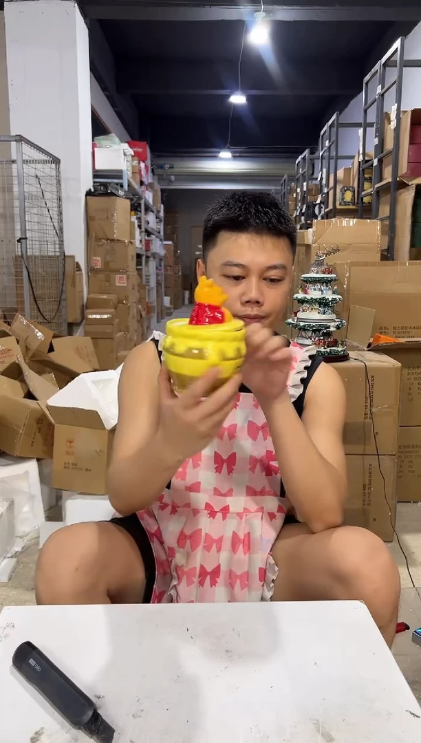 瓷片Q版维尼蜂蜜带盖杯
