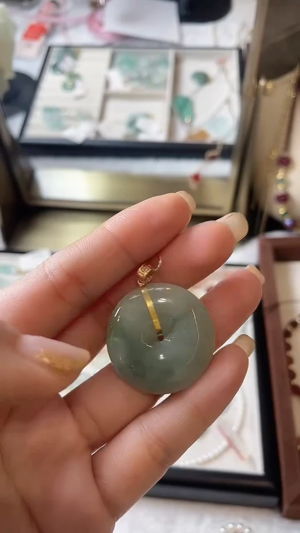 【闪购商品】翡翠吊坠(不含链)18K金镶嵌吊坠