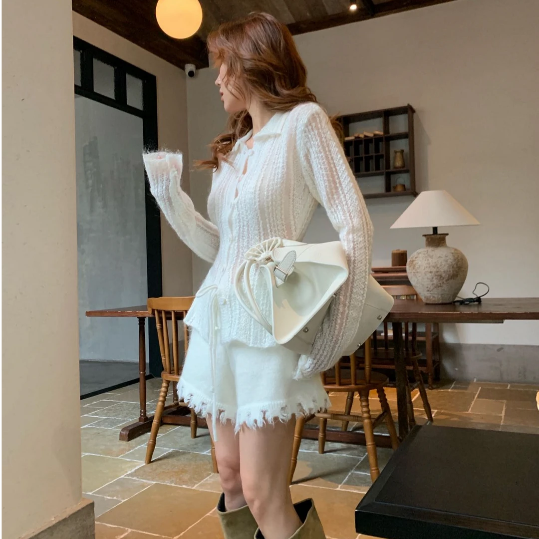 气质显瘦洋气休闲百搭白色温柔甜美上衣性感辣妹短裤外穿时尚套装