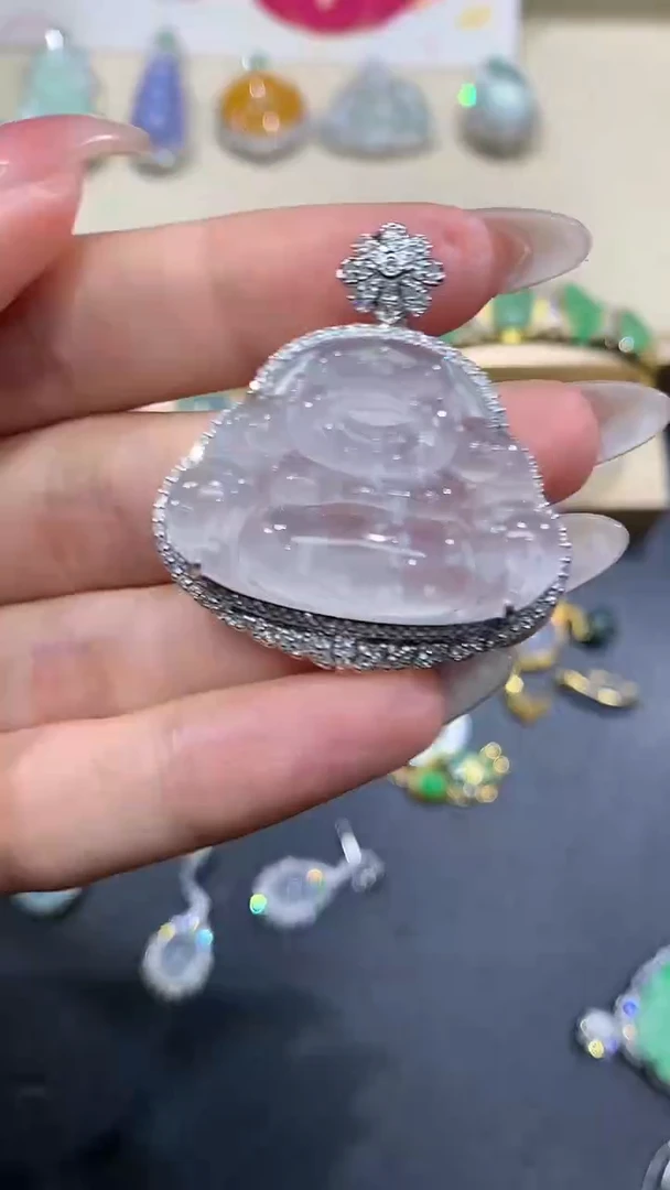 【闪购商品】翡翠吊坠(不含链)18K金镶嵌21团购