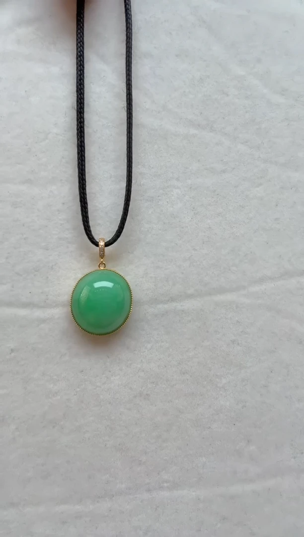 颈饰18K金镶嵌翡翠挂件