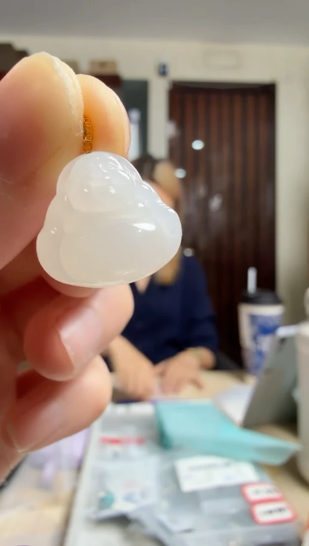 18K金镶嵌和田玉挂件LUF-209