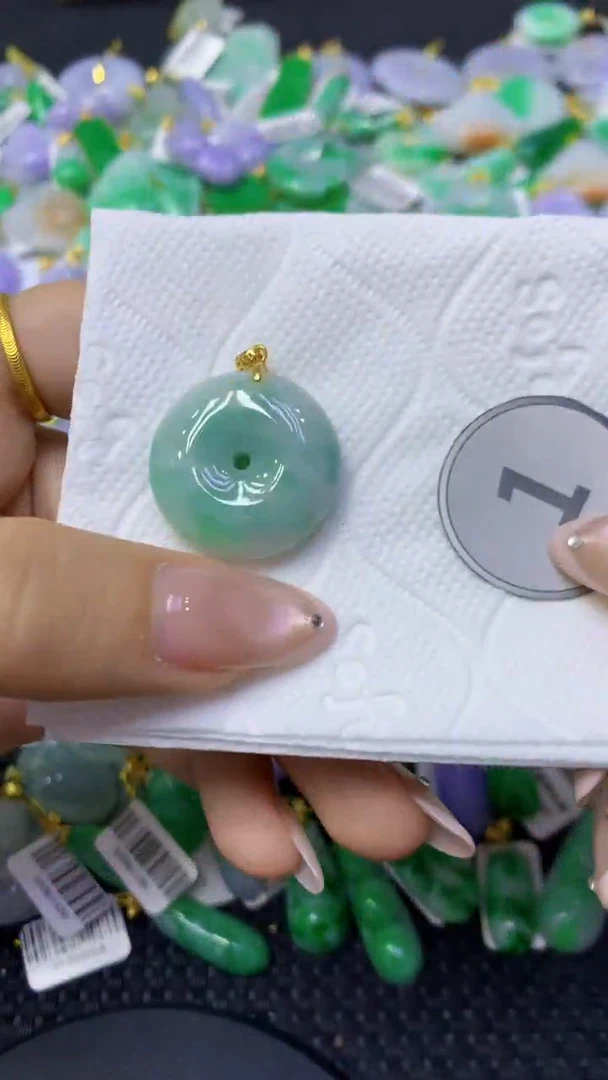 颈饰未镶嵌翡翠天然缅甸翡翠A货