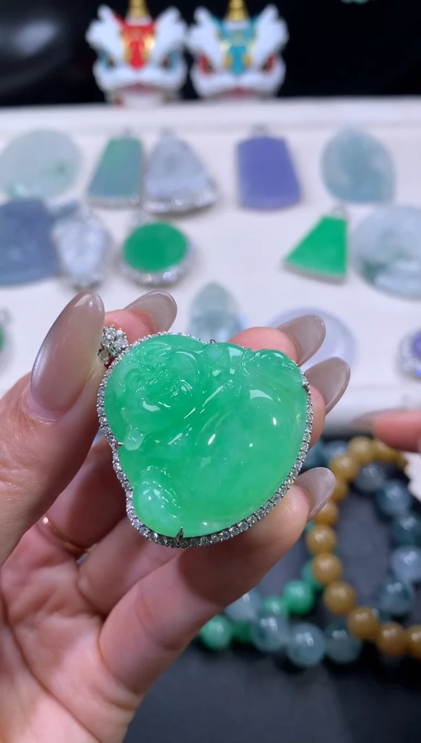 吊坠(不含链)18K金镶嵌翡翠不****生