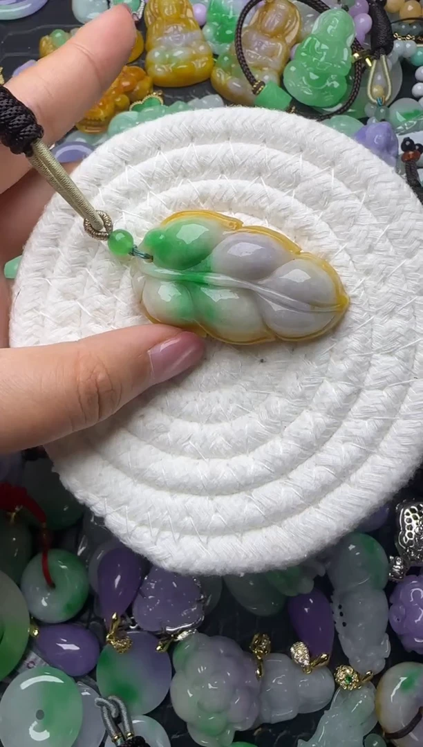 颈饰未镶嵌翡翠缅甸翡翠吊坠