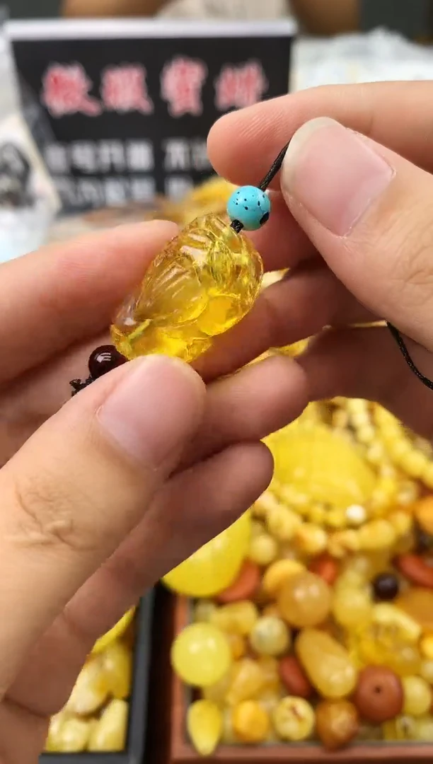 未镶嵌琥珀珠宝奇石89