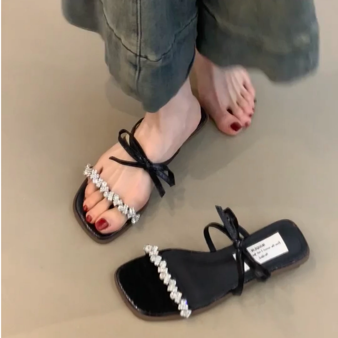 韩菲NQL-6388-5法式水钻蝴蝶结低跟凉拖鞋女2025年外穿高级感配裙