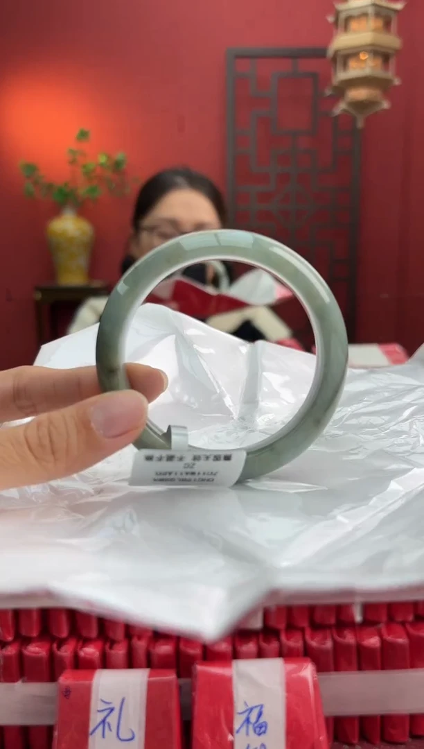 未镶嵌手镯翡翠翡翠手镯1