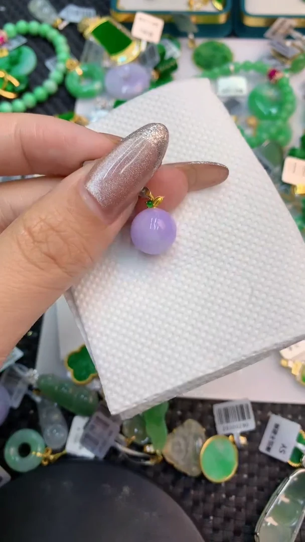 颈饰18K金镶嵌翡翠1