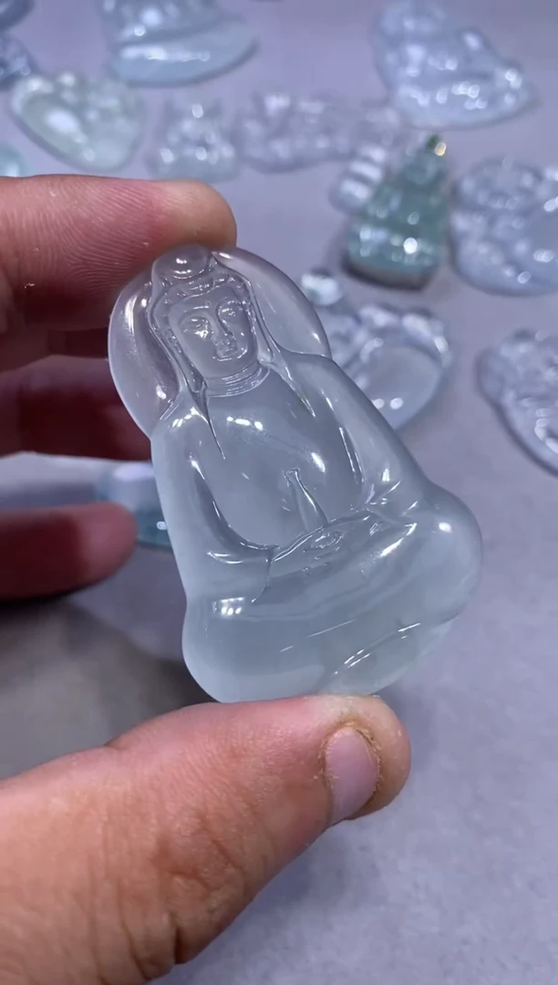 吊坠(不含链)未镶嵌翡翠观音39800  60.4  35.4  5.8