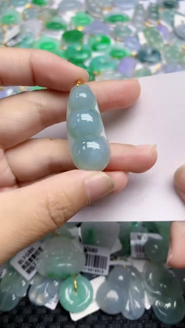 翡翠18K金镶嵌颈饰天然翡翠A货