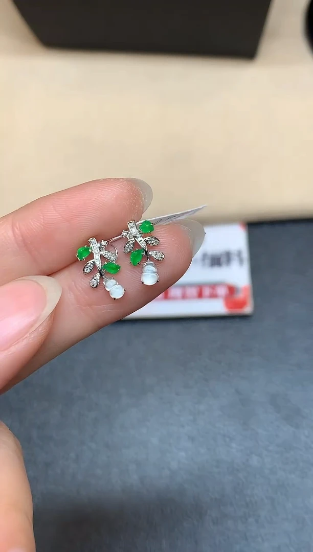18K金镶嵌翡翠耳饰【无鉴赏期】葫芦【无服务费