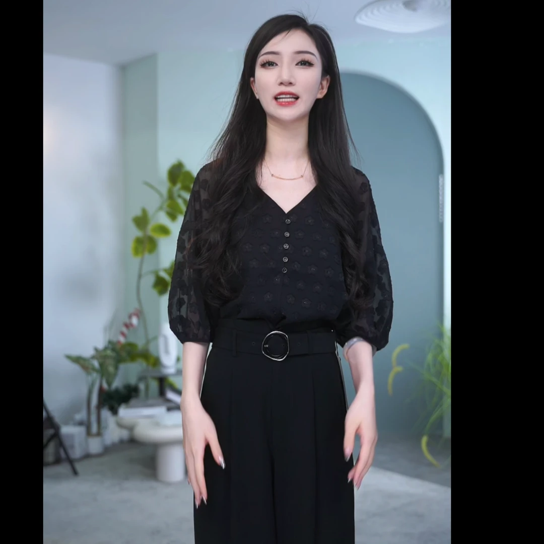 【曼德诗】复古立体刺绣黑花上衣Y320067