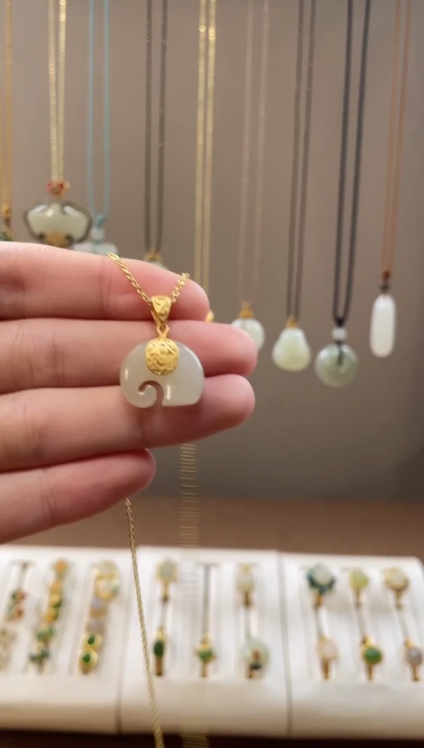 颈饰银S925镶嵌和田玉和田玉吊坠