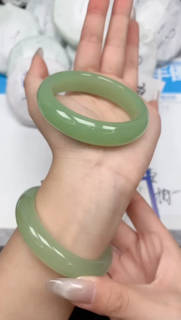 未镶嵌手镯石英质玉202-53/54