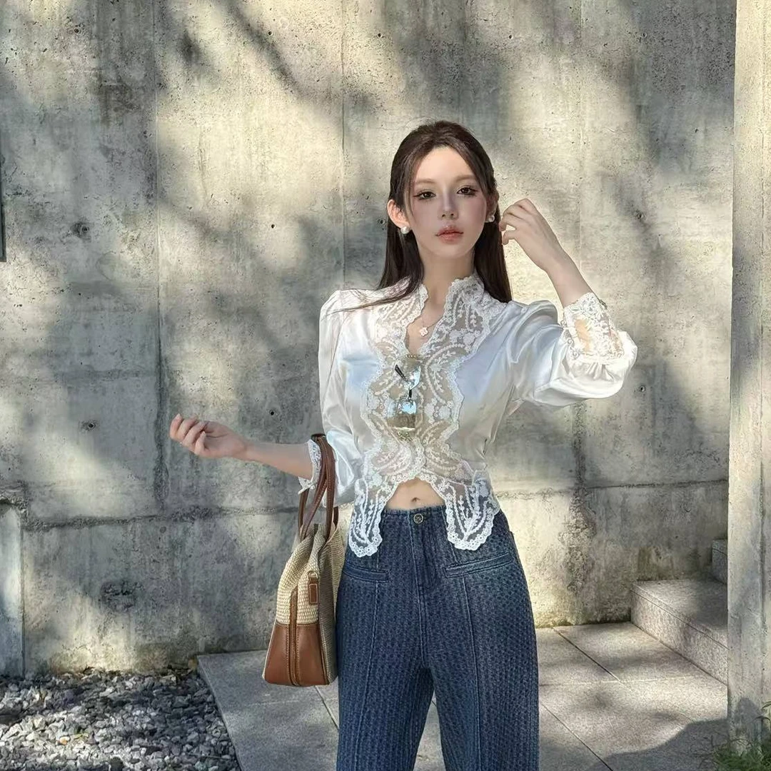 粉红PINK丨“T台走秀”设计感INS风蕾丝拼接衬衫上衣FH25C3T2472