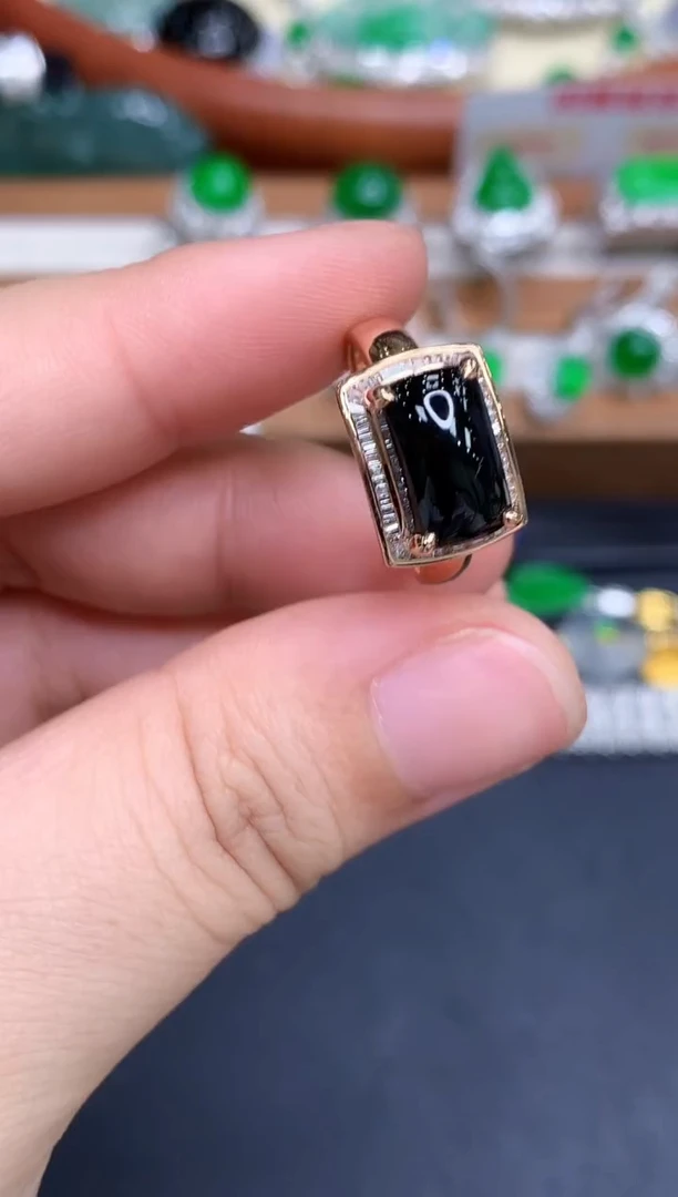 18K金镶嵌戒指翡翠533-中国好珍宝