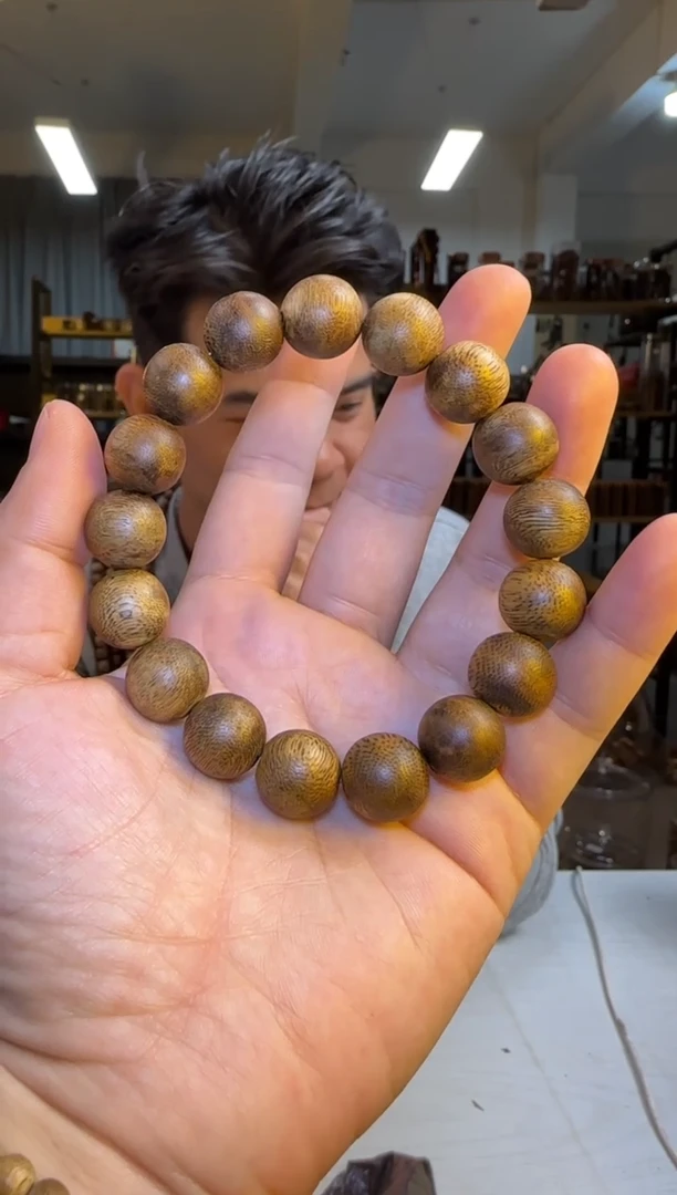 沉香手串窖藏款海南老白棋正圆珠13mm13g+多样性发1