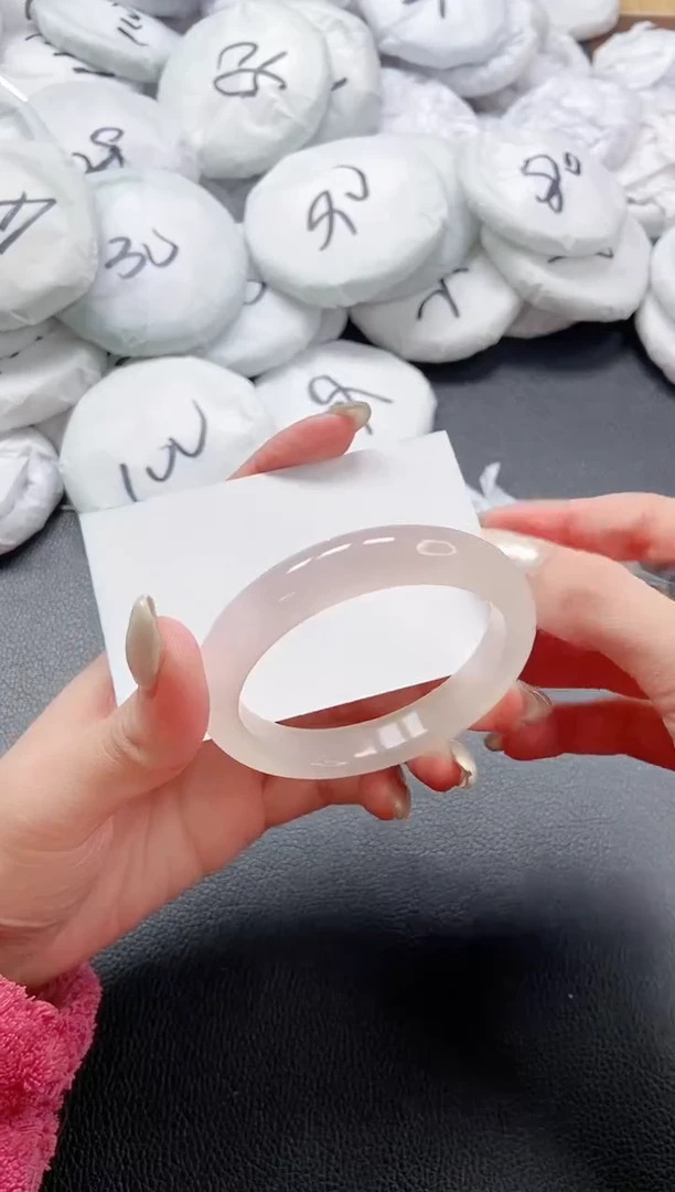 【闪购商品】石英质玉手镯未镶嵌 7L224-54