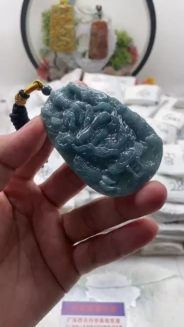 颈饰未镶嵌翡翠千手观音