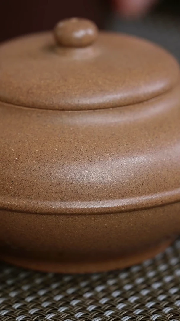 茶壶紫砂半手段泥线园150cc