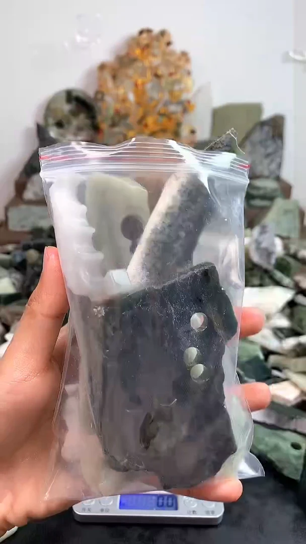 未镶嵌和田玉摆件2