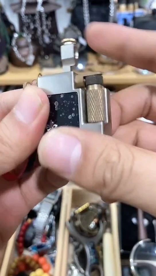 瓷片闪购商品  如图所示