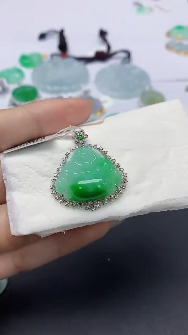 翡翠18K金镶嵌颈饰天然缅甸a货翡翠