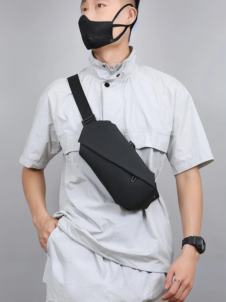 男士斜挎包通勤包胸包ins单肩包骑行包背包运动男生腰包手机箱包