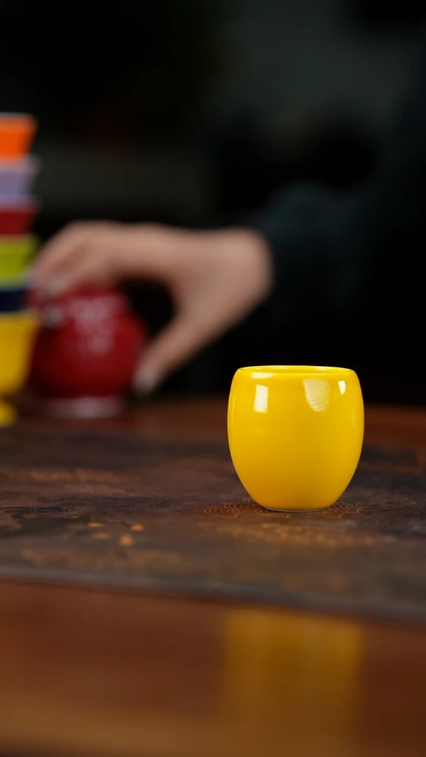 江壶见陶瓷鸡油黄龙蛋杯