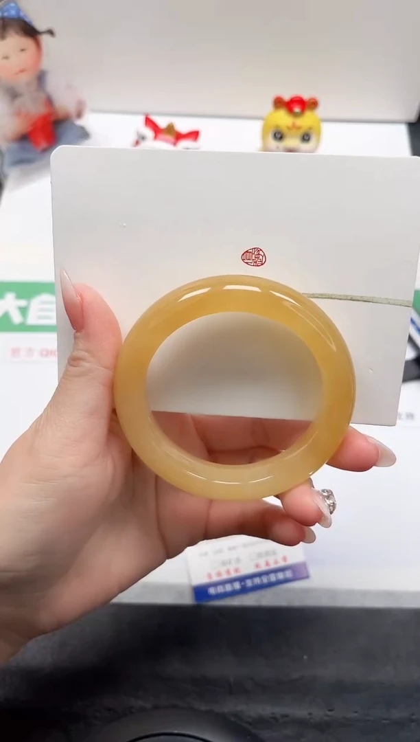 【闪购商品】石英质玉手镯未镶嵌147-56.7