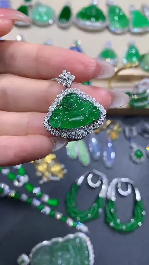 【闪购商品】翡翠吊坠(不含链)18K金镶嵌10团购