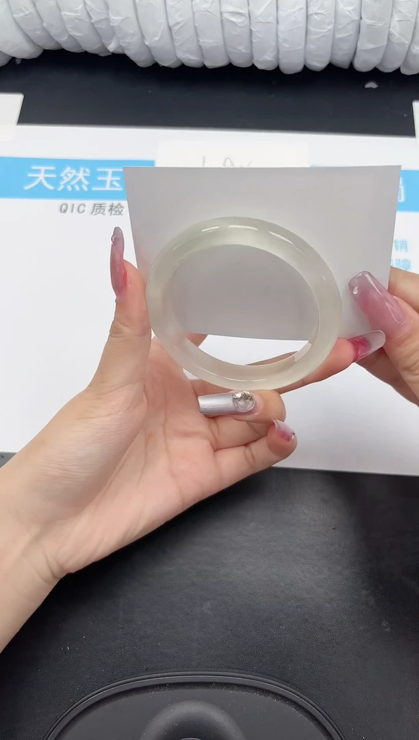 【闪购商品】石英质玉手镯未镶嵌298-58