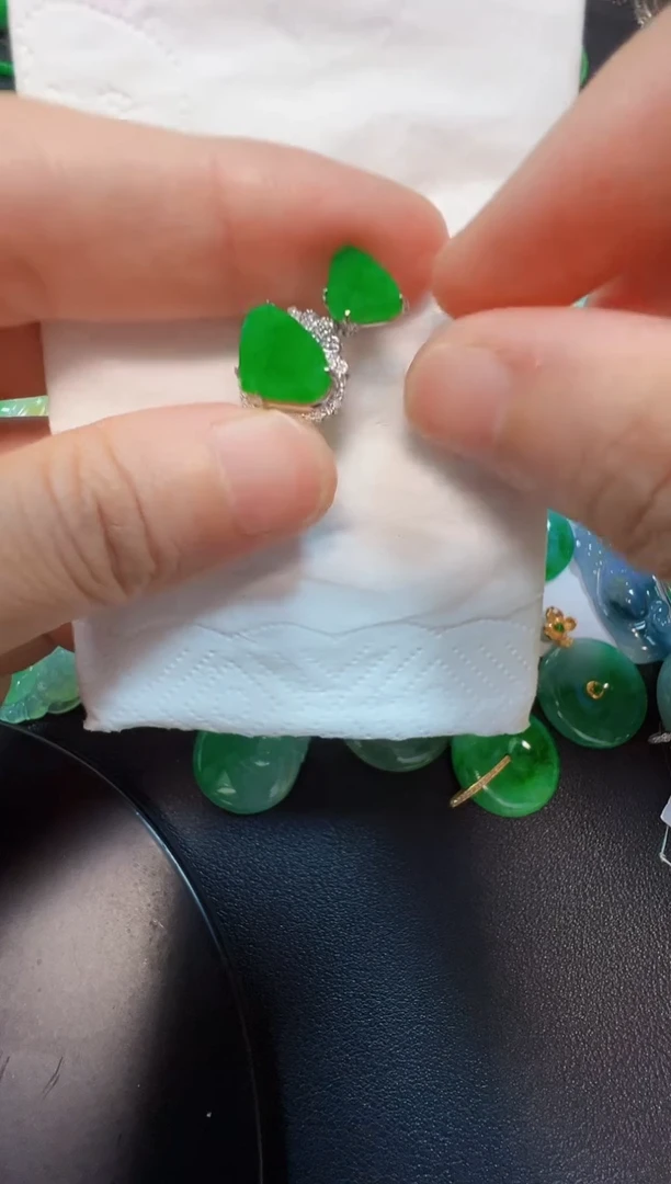 吊坠(不含链)18K金镶嵌翡翠4680