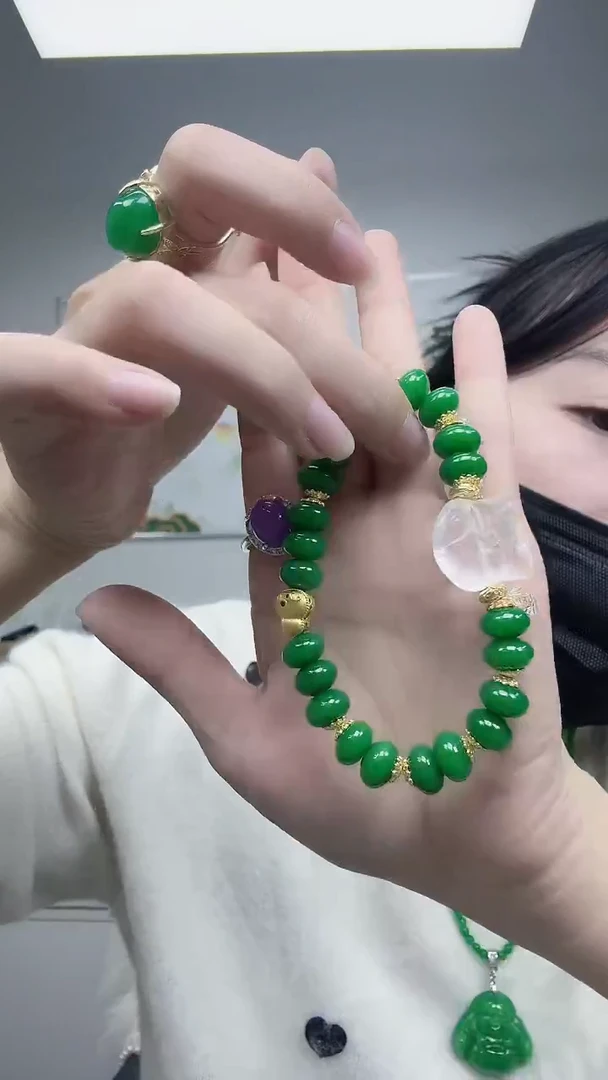 颈饰未镶嵌翡翠白水狐狸手串