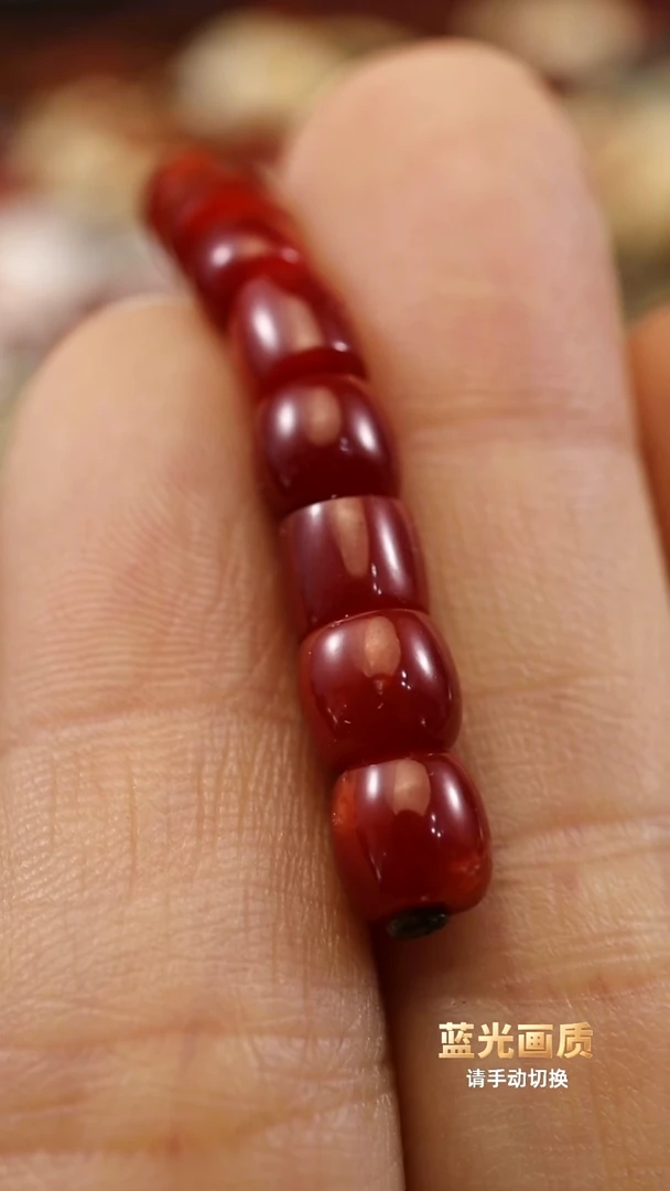 5.6到6.0之间牛血红老珠子任选一颗